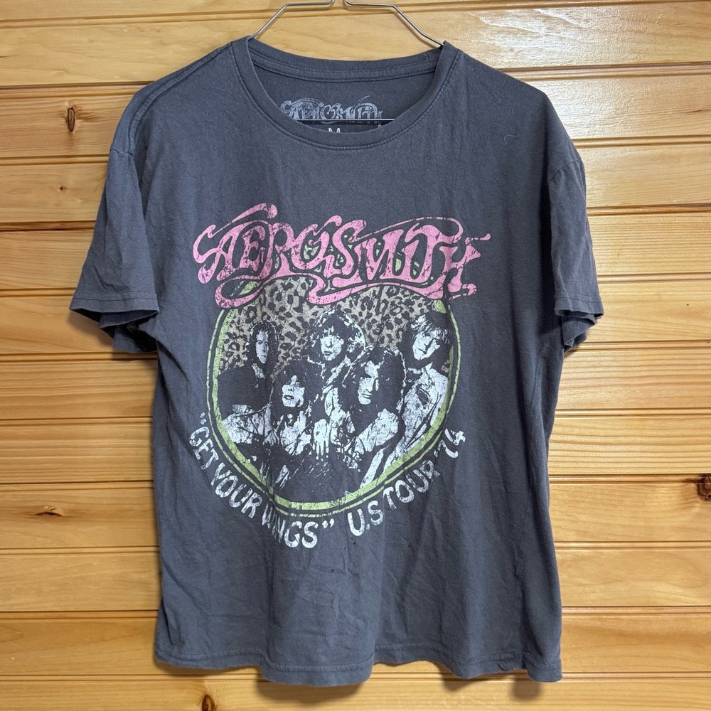 Aerosmith Get Your Wings US Tour Reprint T-Shirt in Gray and Pink Medium